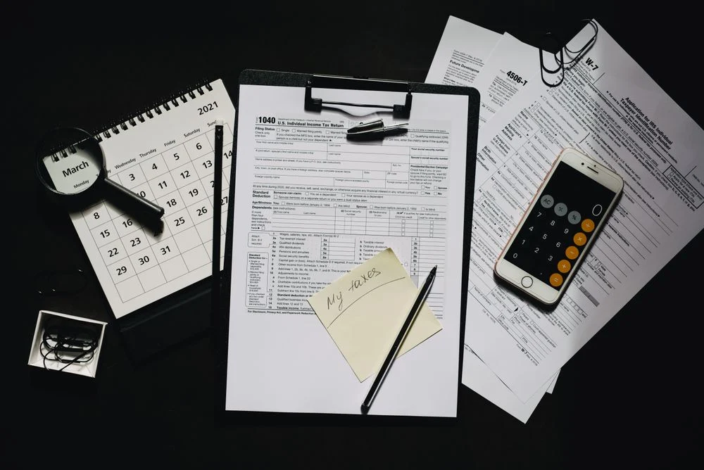 Freelance Taxes Basics Beginners - Freelance Taxes Basics Beginners - Photo by Leeloo The First on Pexels (free stock photo)