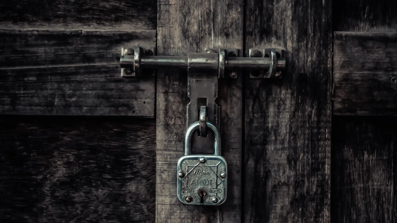 Free to use via Pexels (photo ID 16143718)